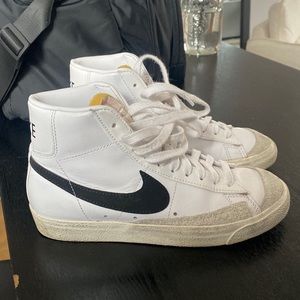Women’s Size 6 Nike Blazer